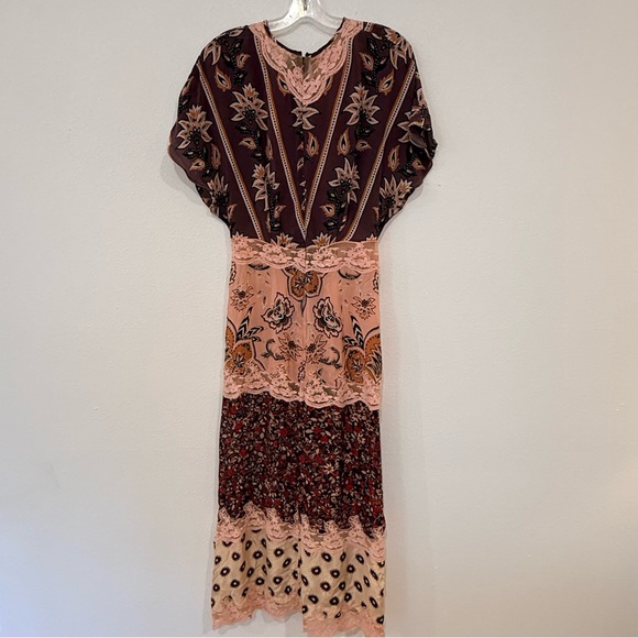 FARM Rio Glam Tapestry Burgundy Laces Short Sleeve Maxi Dress - Picture 9 of 13